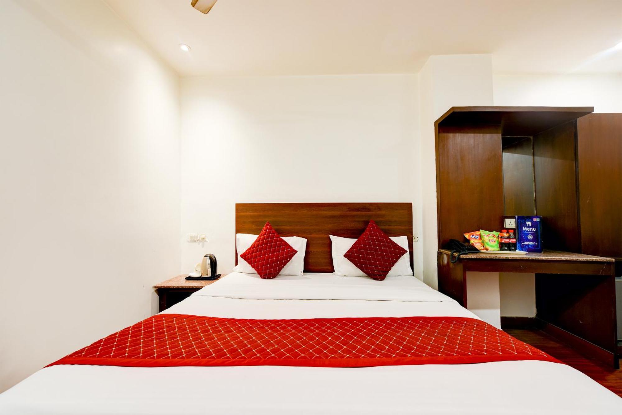 The Raj At Railway Station 3* New Delhi