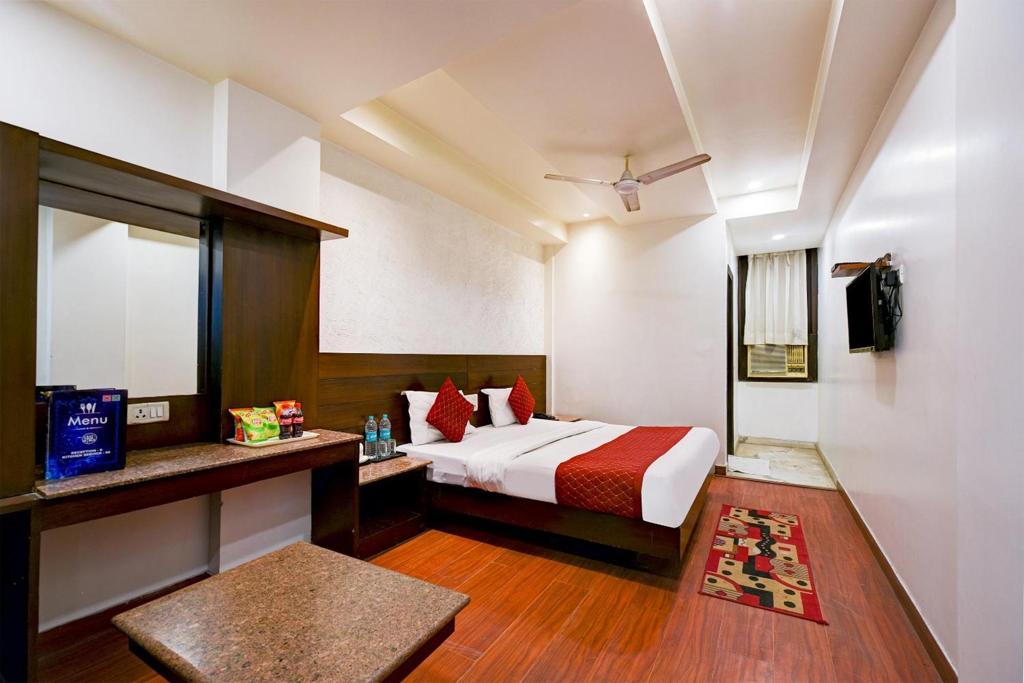 The Raj At Railway Station 3* New Delhi