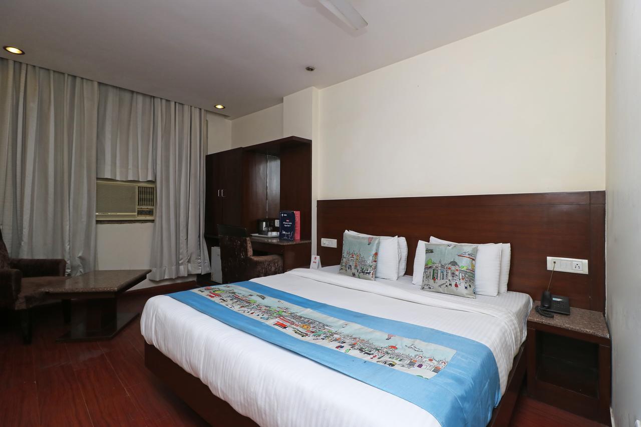 Hotel The Raj At Railway Station 3*